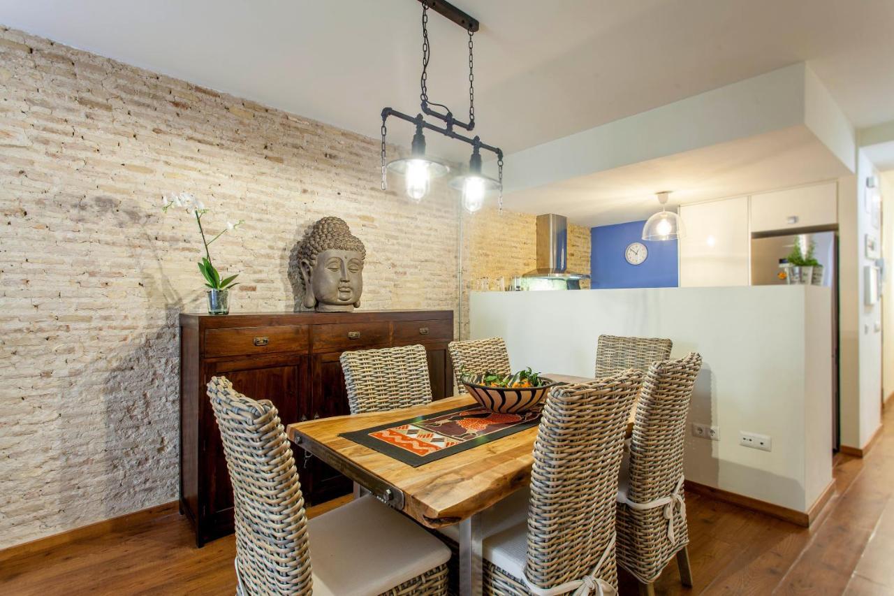 Luxurious & Alluring Home In Historic Town 瓦伦西亚 外观 照片