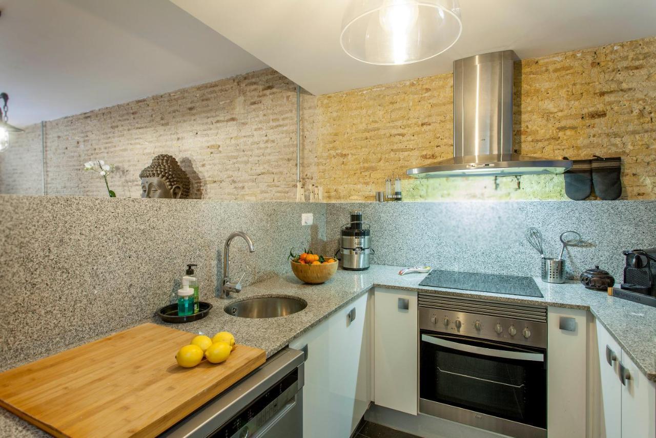 Luxurious & Alluring Home In Historic Town 瓦伦西亚 外观 照片