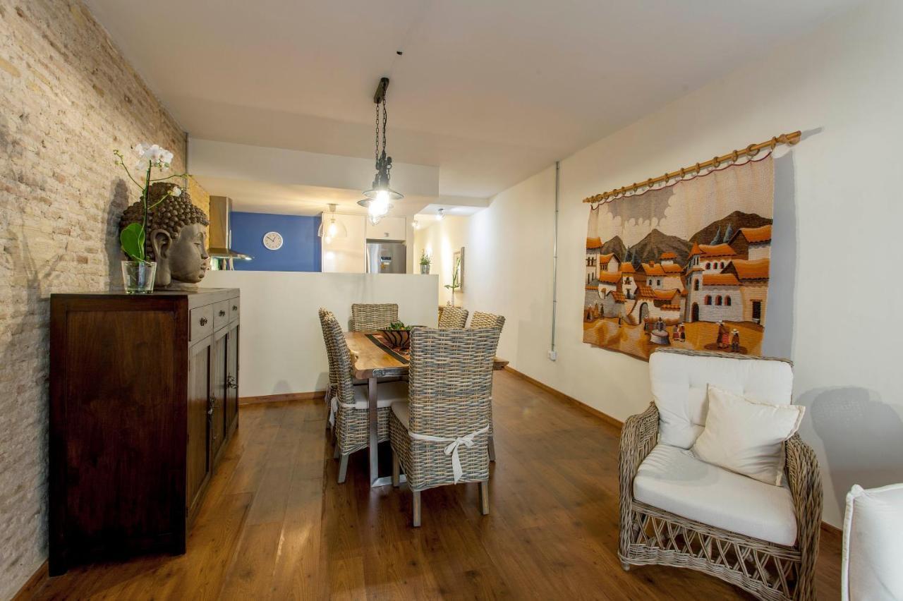 Luxurious & Alluring Home In Historic Town 瓦伦西亚 外观 照片